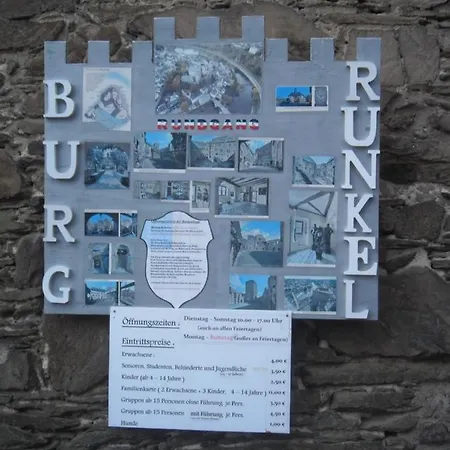 Dach-studio-runkel Schadecker Strasse 6 *